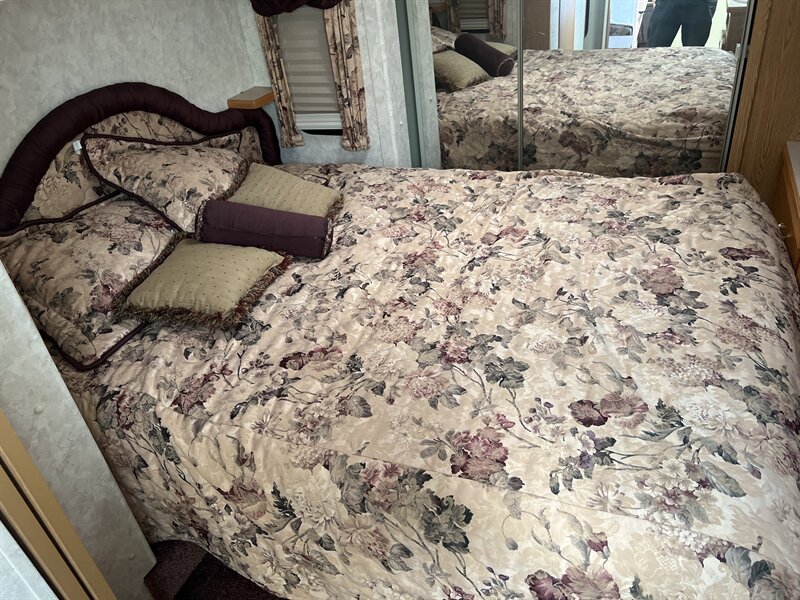 2004 KEYSTONE 2955RL MONTANA - Photo 13 - Albuquerque, NM 87108