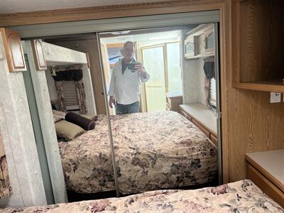 2004 KEYSTONE 2955RL MONTANA - Photo 14 - Albuquerque, NM 87108