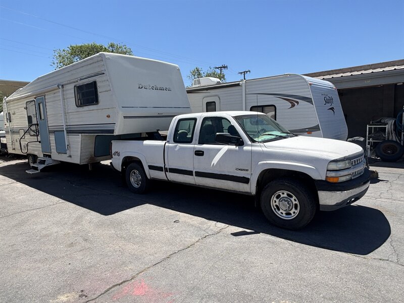 1999 Chevrolet Silverado 2500 LT  and trailer - Photo 1 - Albuquerque, NM 87108