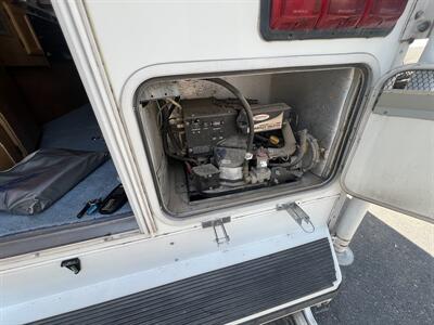2001 LANCE lance 1030  Lance truck camper - Photo 29 - Albuquerque, NM 87108