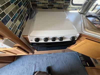 2001 LANCE lance 1030  Lance truck camper - Photo 26 - Albuquerque, NM 87108