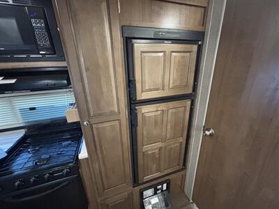 2017 FORESTRIVER 2504S ROCKWOOD MINI LITE   - Photo 12 - Albuquerque, NM 87108