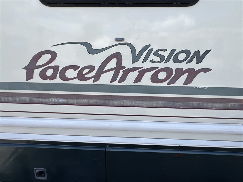 1997 Pace-Arrow 36B VISION CLASS A - Photo 6 - Albuquerque, NM 87108