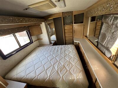 1997 Pace-Arrow 36B VISION CLASS A - Photo 17 - Albuquerque, NM 87108