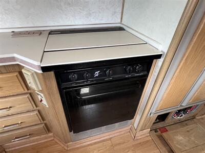 1997 Pace-Arrow 36B VISION CLASS A - Photo 15 - Albuquerque, NM 87108