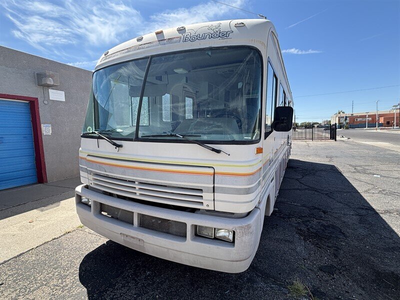 1992 Fleetwood 34 BOUNDER   - Photo 1 - Albuquerque, NM 87108
