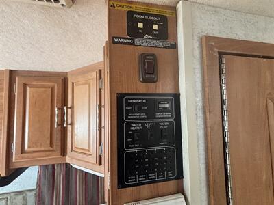 2006 WINNEBAGO 26P SIGHTSEER   - Photo 15 - Albuquerque, NM 87108