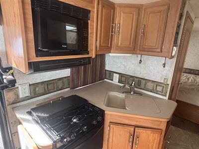 2006 WINNEBAGO 26P SIGHTSEER   - Photo 4 - Albuquerque, NM 87108