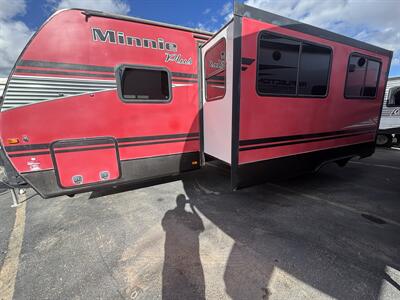 2019 Winnebago 27BHSS MINIPLUS   - Photo 3 - Albuquerque, NM 87108