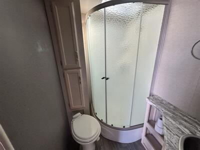 2019 Winnebago 27BHSS MINIPLUS   - Photo 22 - Albuquerque, NM 87108