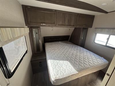 2019 Winnebago 27BHSS MINIPLUS   - Photo 17 - Albuquerque, NM 87108