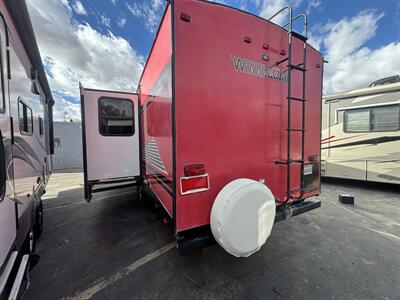 2019 Winnebago 27BHSS MINIPLUS   - Photo 4 - Albuquerque, NM 87108