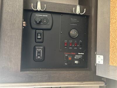 2018 FOREST RIVER FQ2715 STEALTH   - Photo 13 - Albuquerque, NM 87108