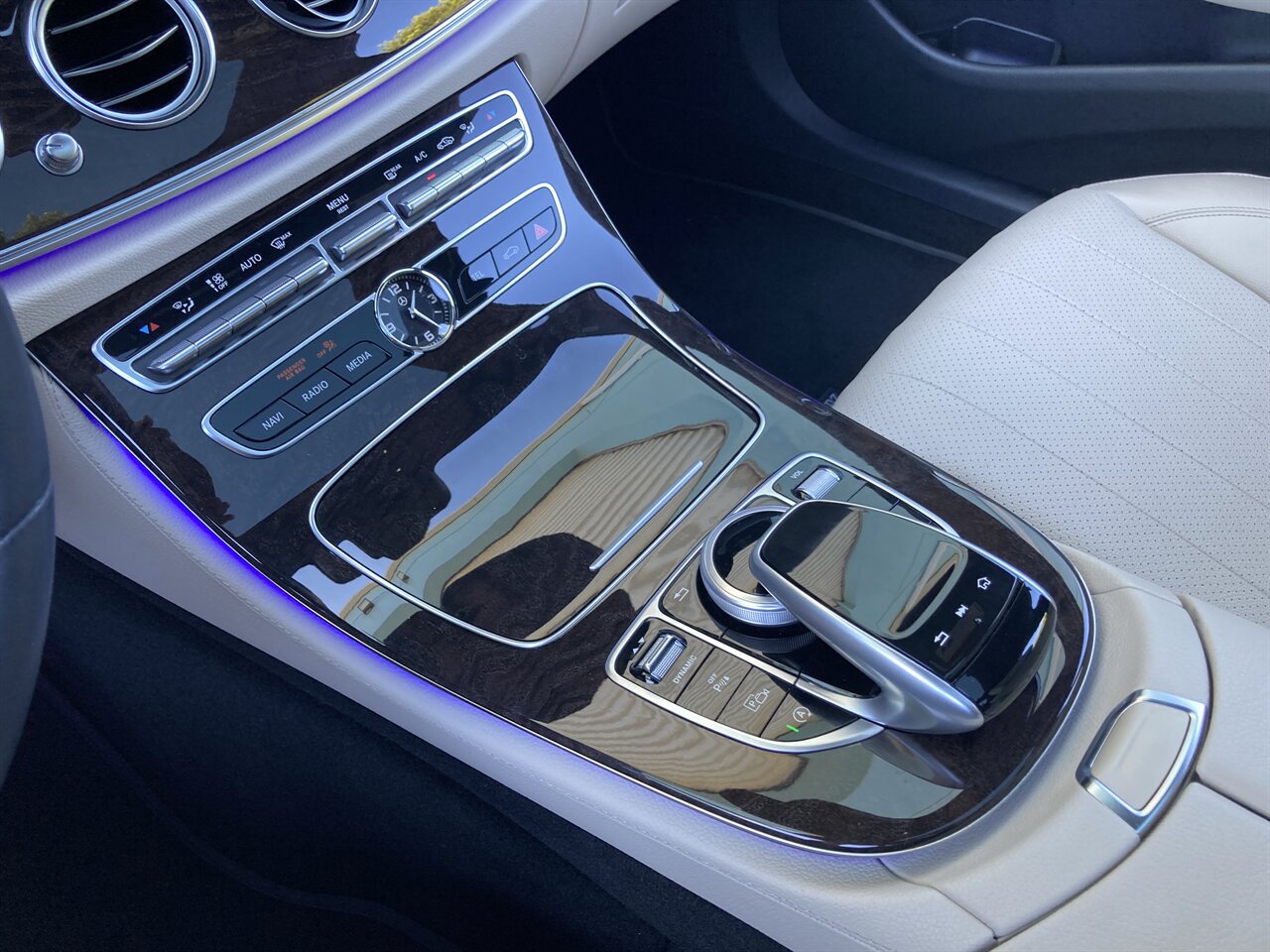 2019 Mercedes-Benz E 450 4MATIC - Photo 30 - Stuart, FL 34997