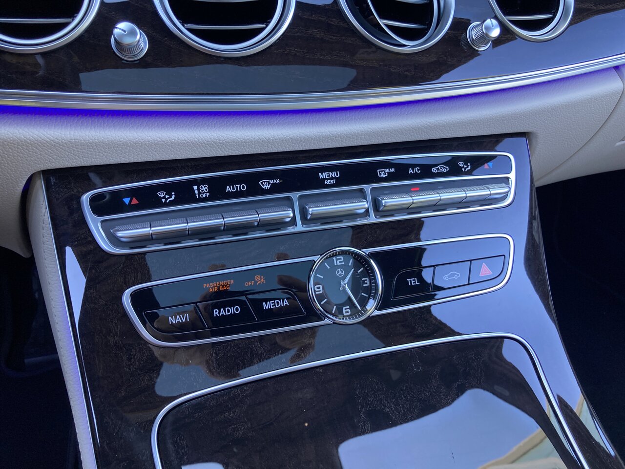2019 Mercedes-Benz E 450 4MATIC - Photo 29 - Stuart, FL 34997