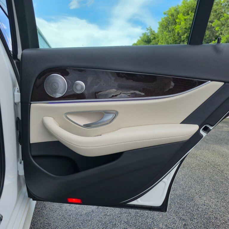 2019 Mercedes-Benz E 450 4MATIC   - Photo 34 - Stuart, FL 34997