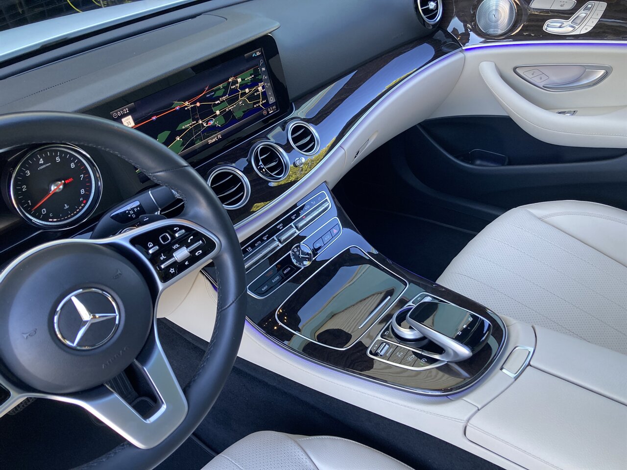 2019 Mercedes-Benz E 450 4MATIC - Photo 27 - Stuart, FL 34997