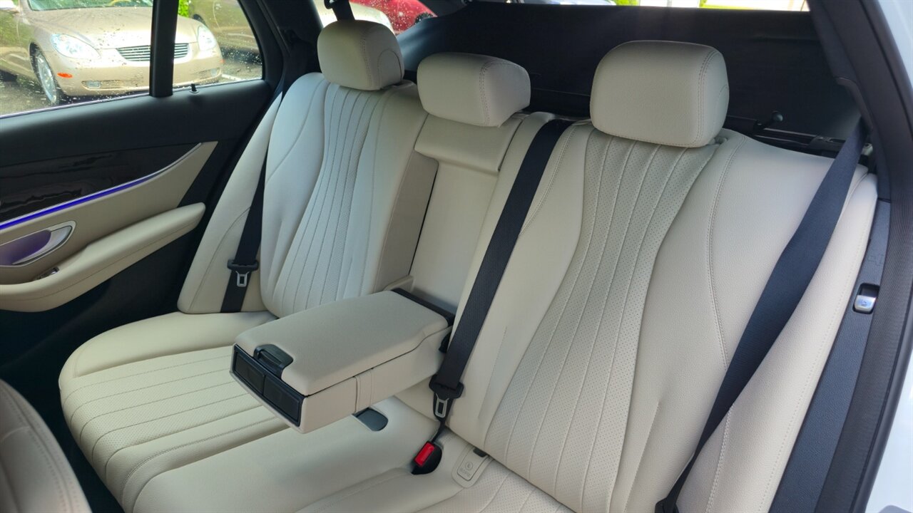 2019 Mercedes-Benz E 450 4MATIC   - Photo 38 - Stuart, FL 34997