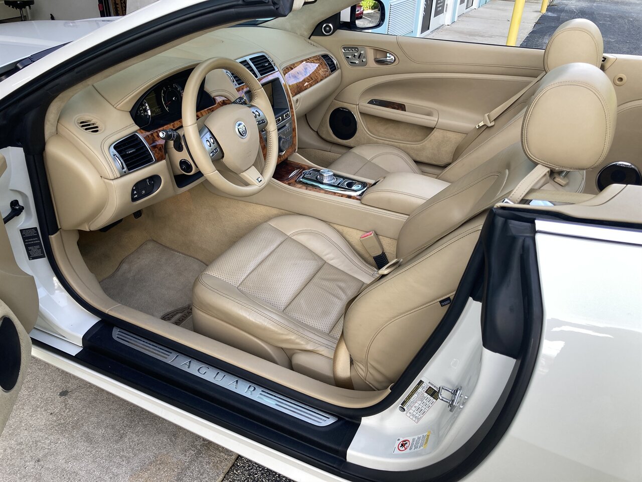 2010 Jaguar XK XKR   - Photo 14 - Stuart, FL 34997