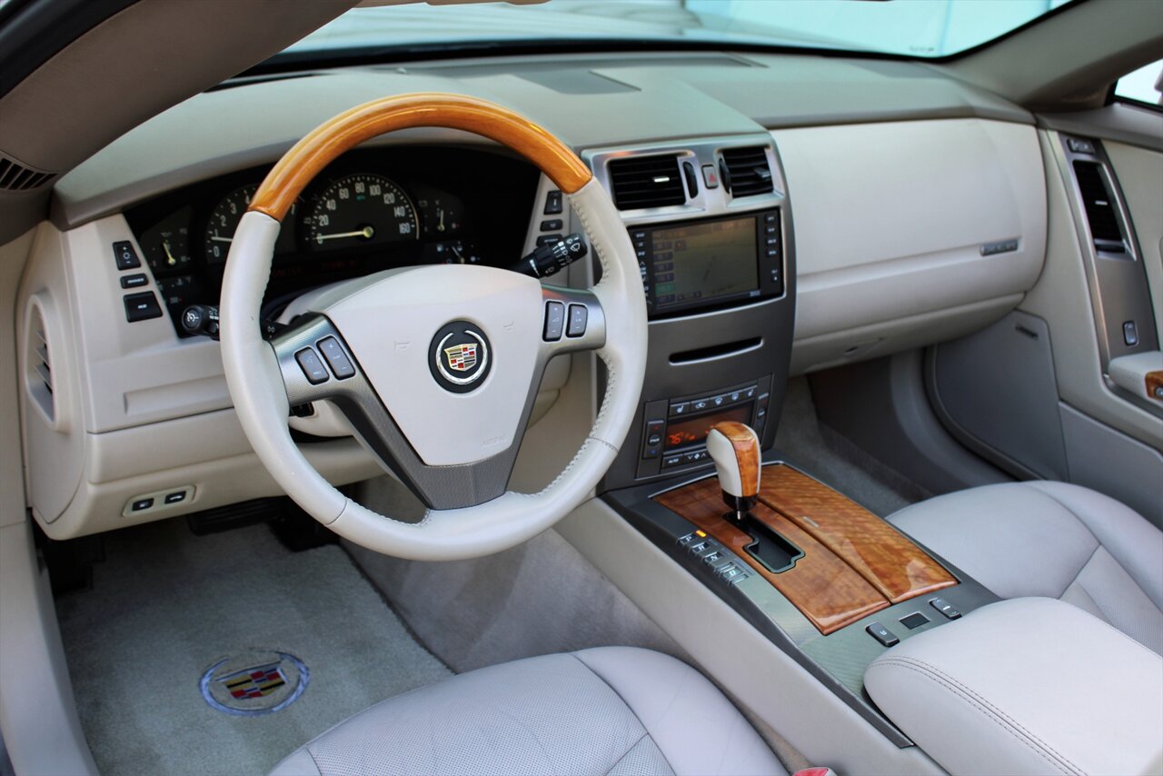 2004 Cadillac XLR   - Photo 18 - Stuart, FL 34997