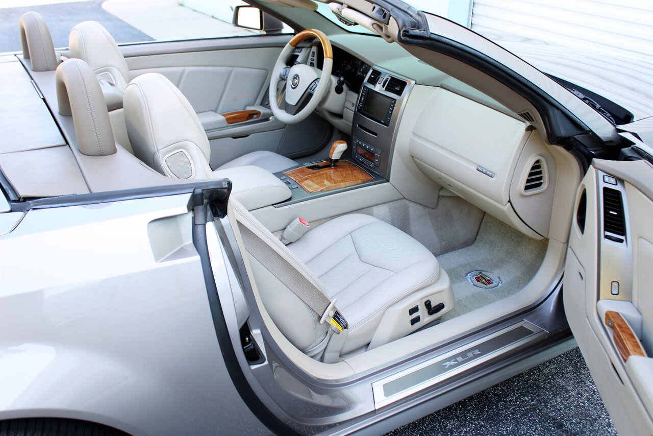 2004 Cadillac XLR   - Photo 17 - Stuart, FL 34997