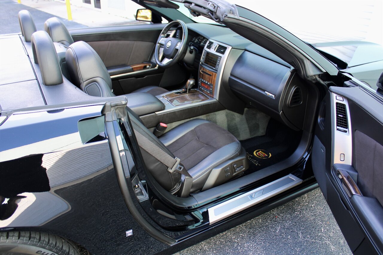 2008 Cadillac XLR-V   - Photo 17 - Stuart, FL 34997