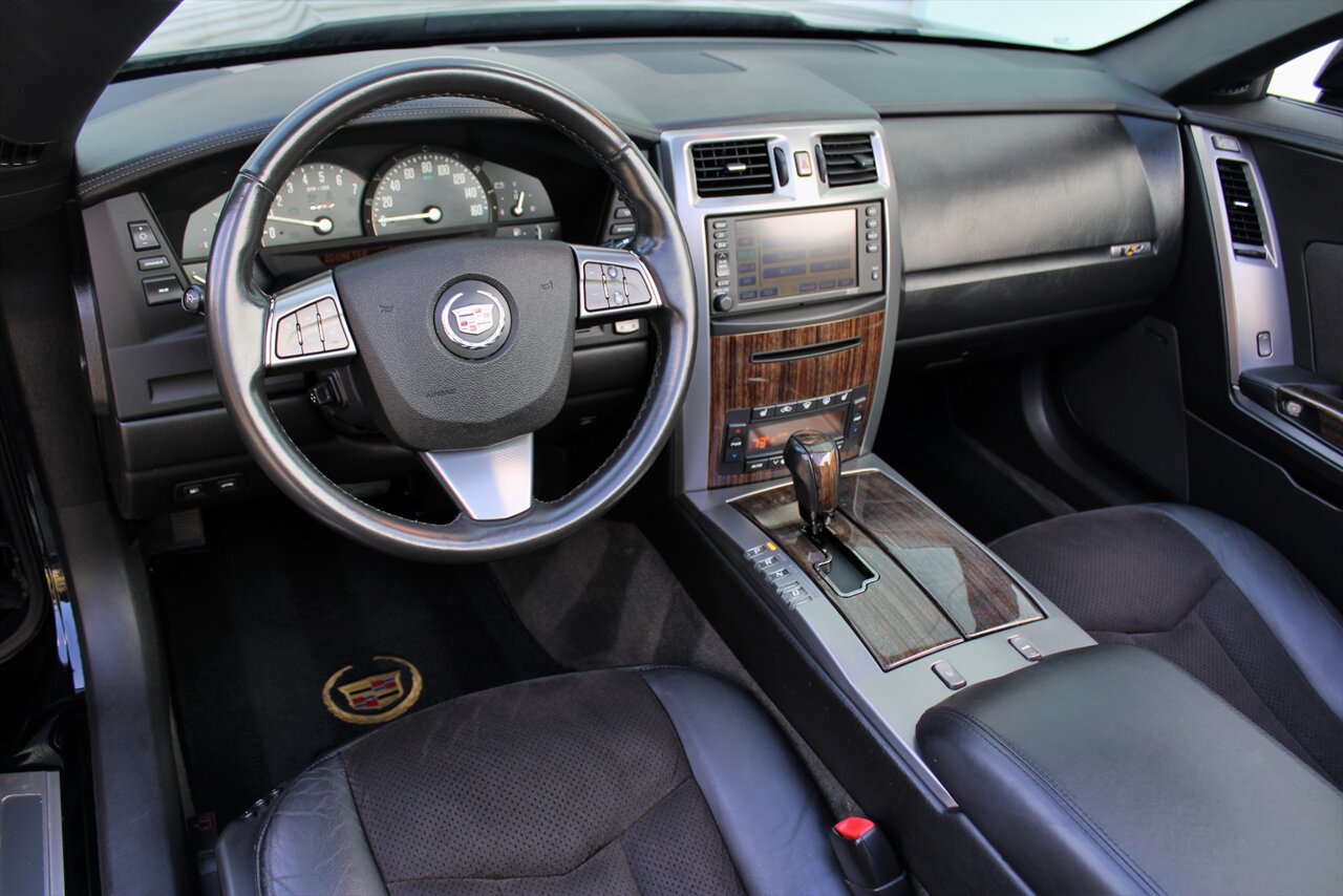 2008 Cadillac XLR-V   - Photo 18 - Stuart, FL 34997