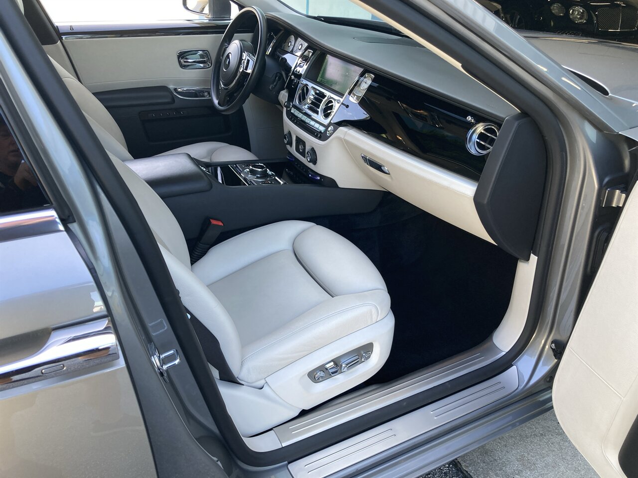 2016 Rolls-Royce Ghost - Photo 22 - Stuart, FL 34997