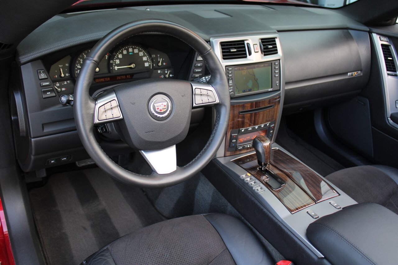 2008 Cadillac XLR-V   - Photo 18 - Stuart, FL 34997