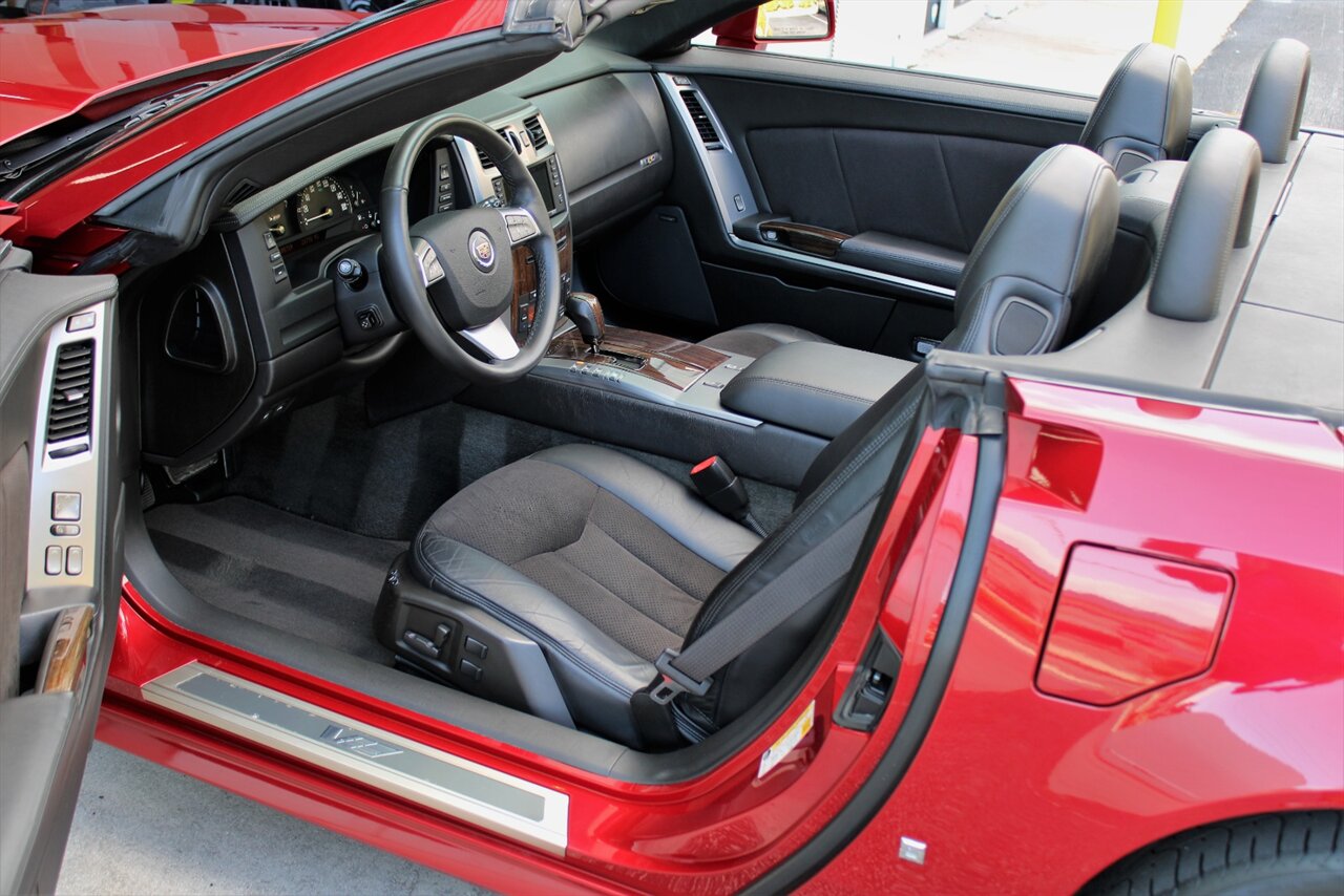 2008 Cadillac XLR-V   - Photo 14 - Stuart, FL 34997