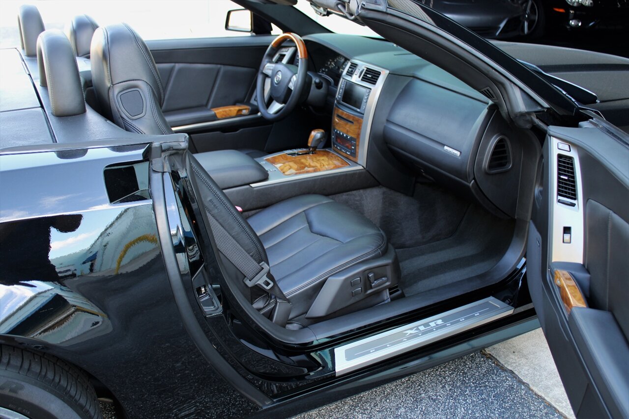 2009 Cadillac XLR Platinum   - Photo 17 - Stuart, FL 34997