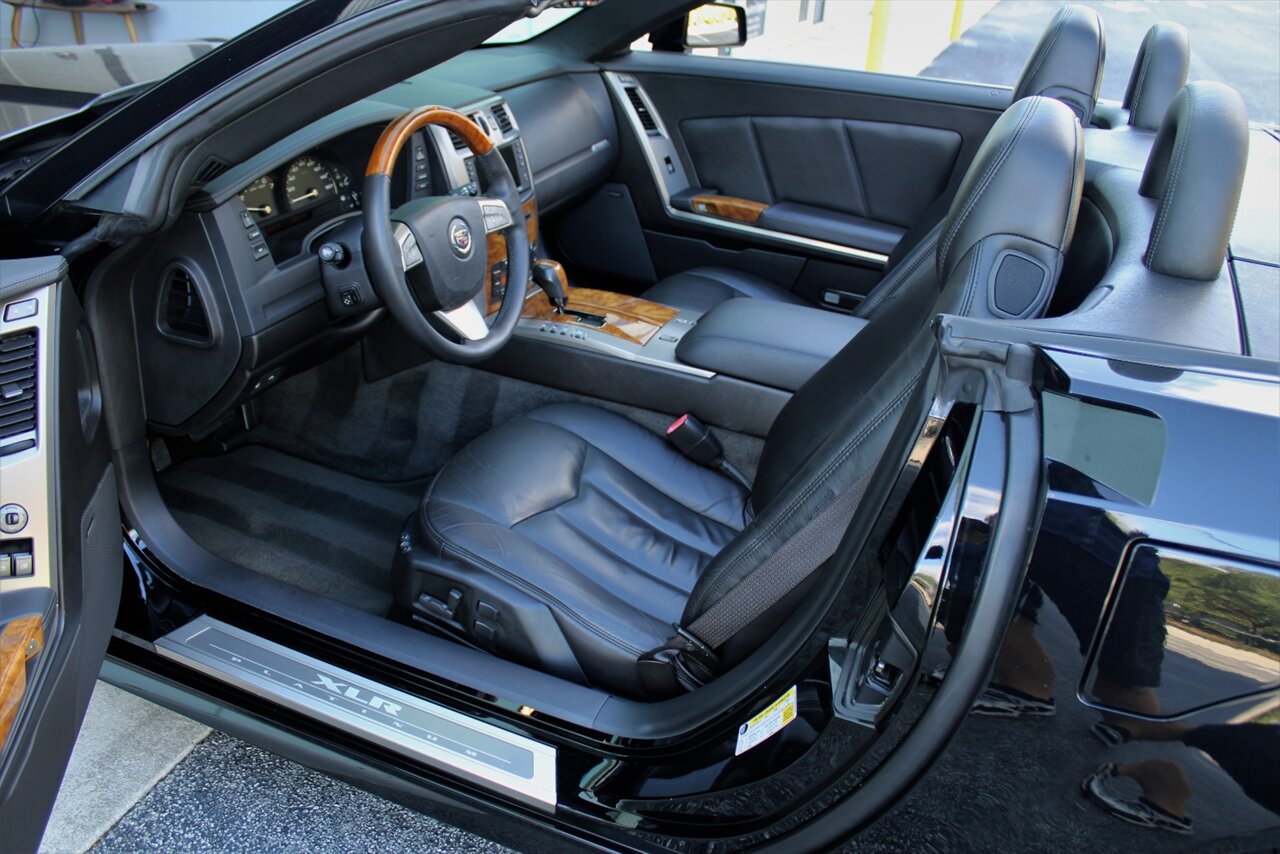 2009 Cadillac XLR Platinum   - Photo 14 - Stuart, FL 34997