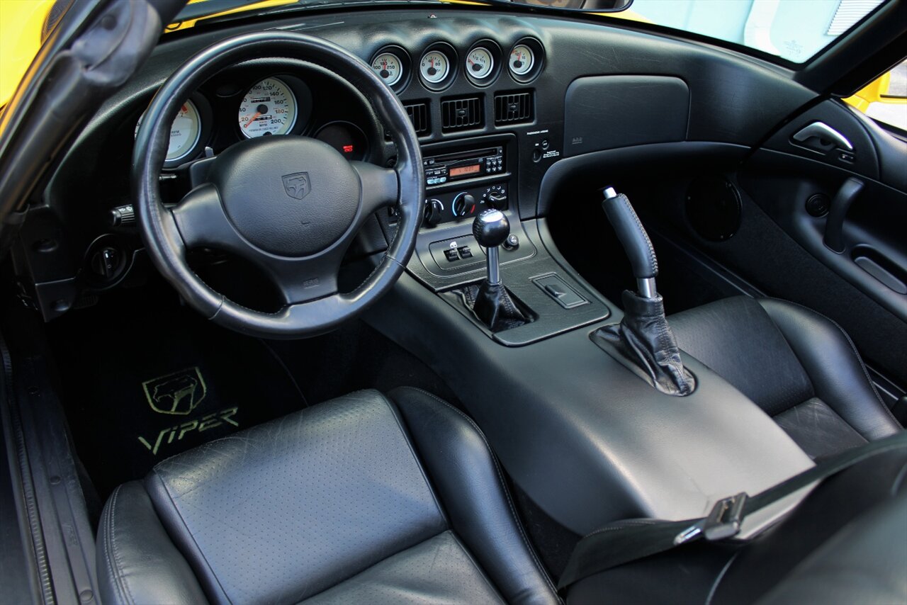 2002 Dodge Viper RT/10 - Photo 18 - Stuart, FL 34997