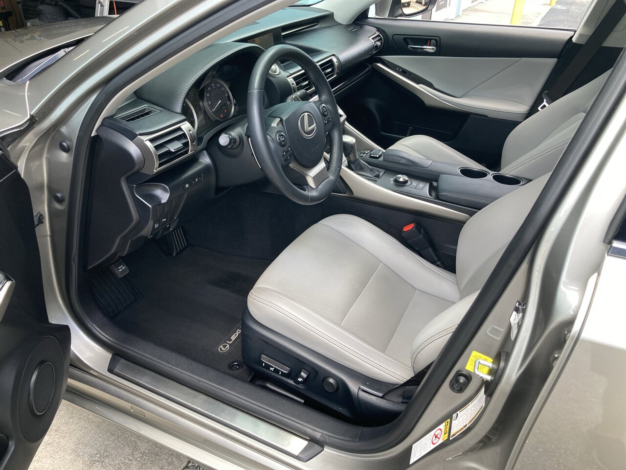 2015 Lexus IS 350 - Photo 14 - Stuart, FL 34997