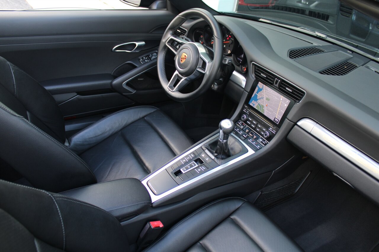 2019 Porsche 911 Carrera   - Photo 2 - Stuart, FL 34997