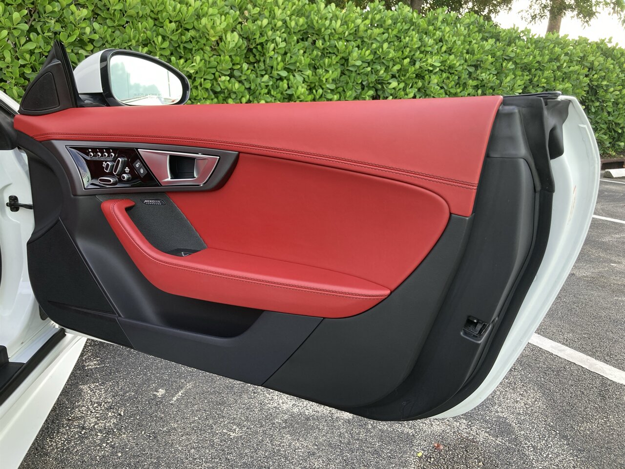 2016 Jaguar F-TYPE R - Photo 28 - Stuart, FL 34997