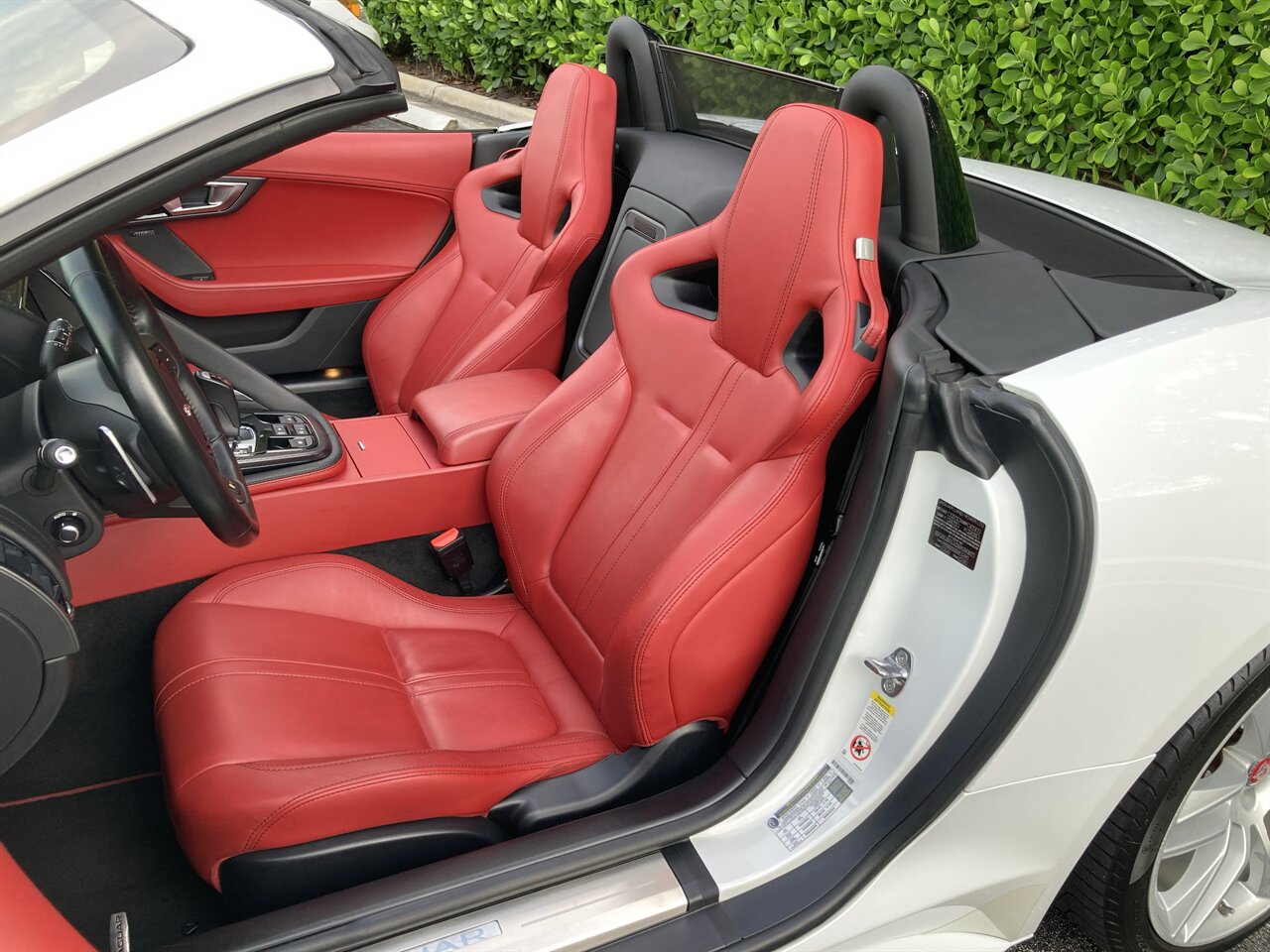 2016 Jaguar F-TYPE R - Photo 15 - Stuart, FL 34997