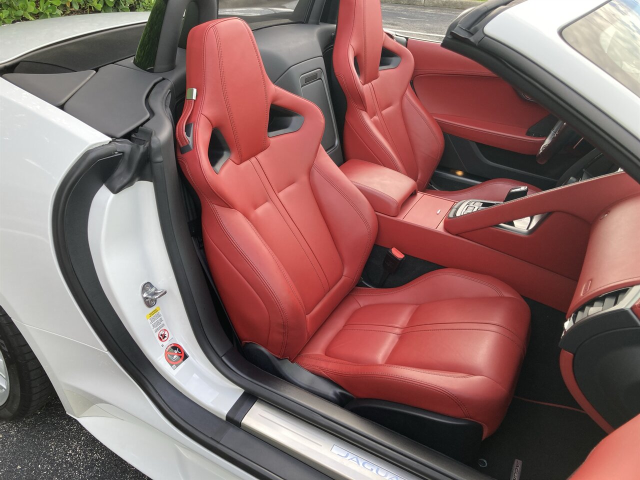 2016 Jaguar F-TYPE R - Photo 16 - Stuart, FL 34997