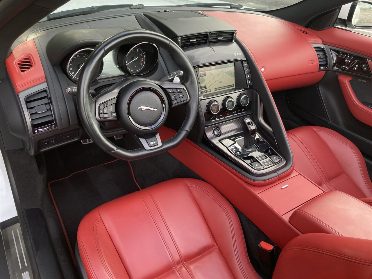 2016 Jaguar F-TYPE R - Photo 18 - Stuart, FL 34997