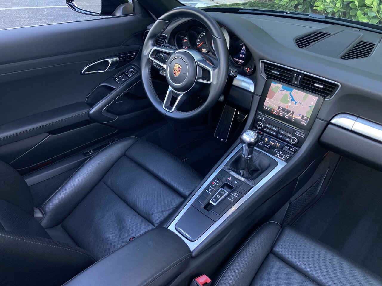 2018 Porsche 911 Carrera S   - Photo 2 - Stuart, FL 34997