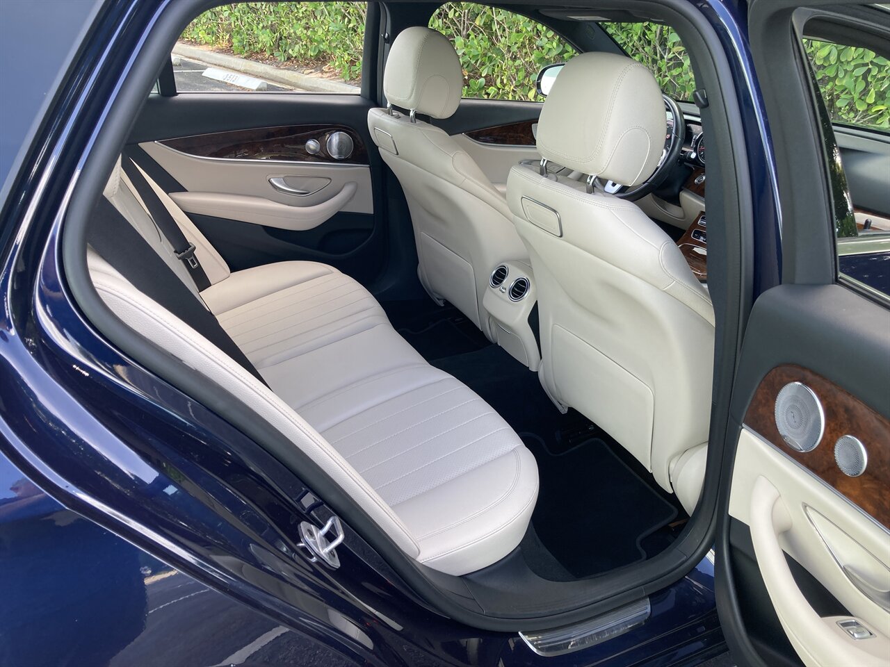 2019 Mercedes-Benz E 450 4MATIC - Photo 19 - Stuart, FL 34997