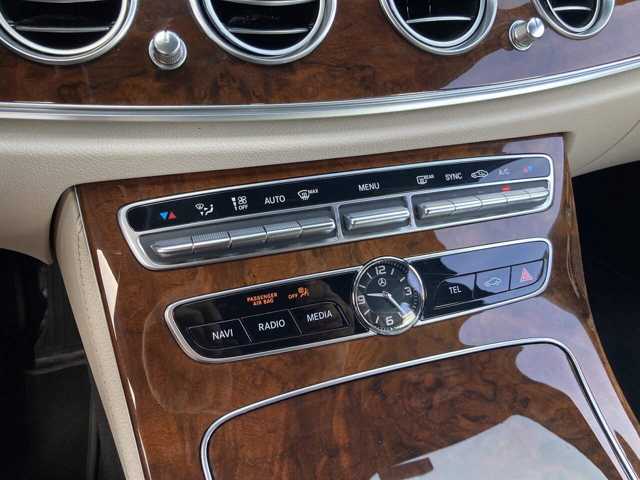 2019 Mercedes-Benz E 450 4MATIC - Photo 29 - Stuart, FL 34997