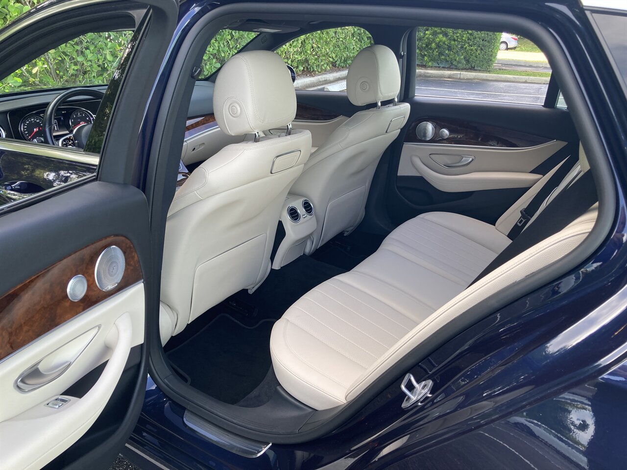 2019 Mercedes-Benz E 450 4MATIC - Photo 16 - Stuart, FL 34997