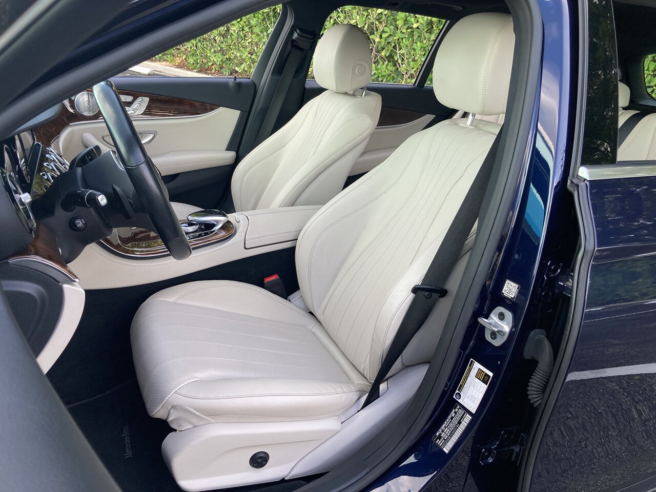 2019 Mercedes-Benz E 450 4MATIC - Photo 15 - Stuart, FL 34997