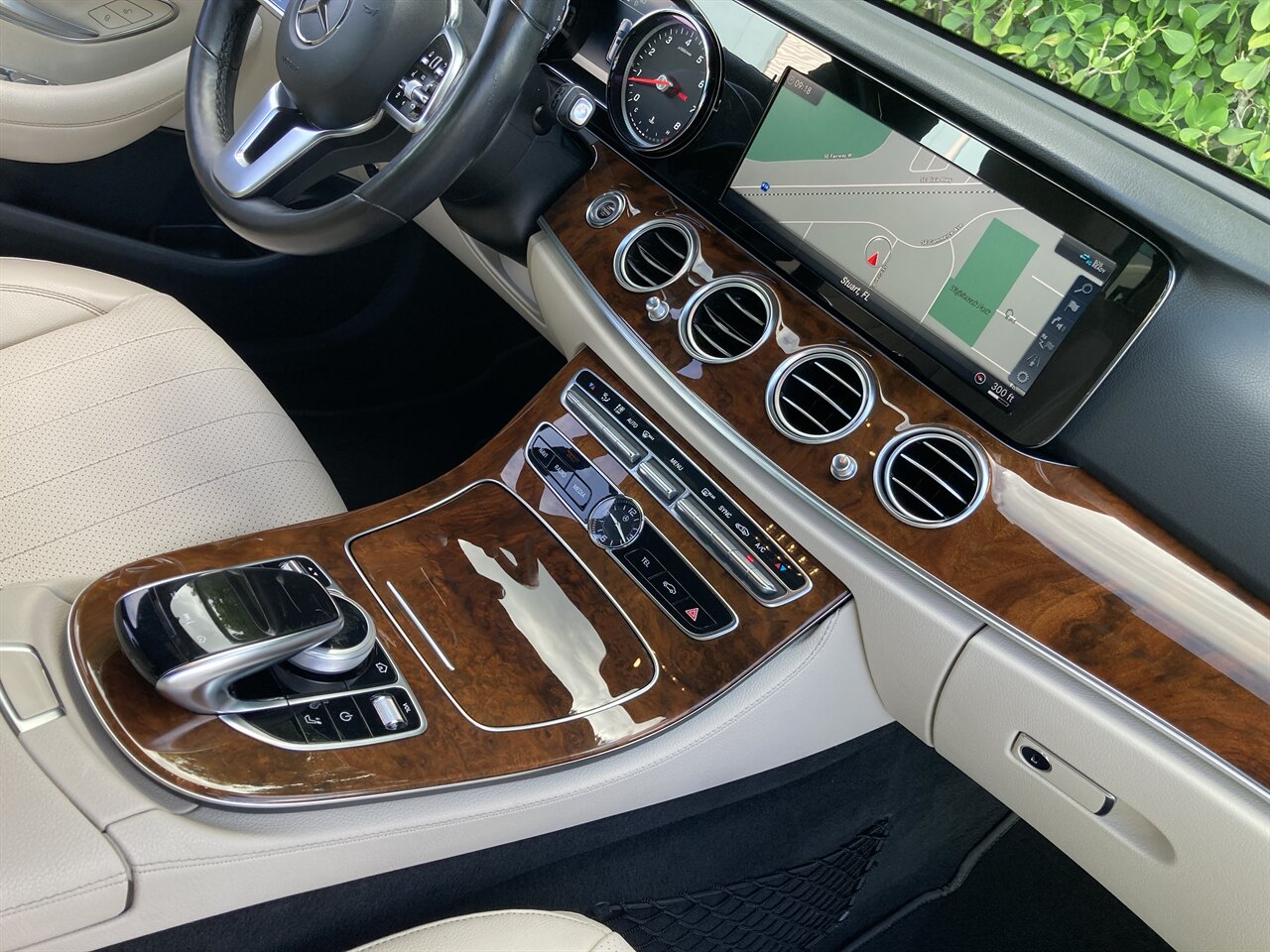 2019 Mercedes-Benz E 450 4MATIC - Photo 32 - Stuart, FL 34997