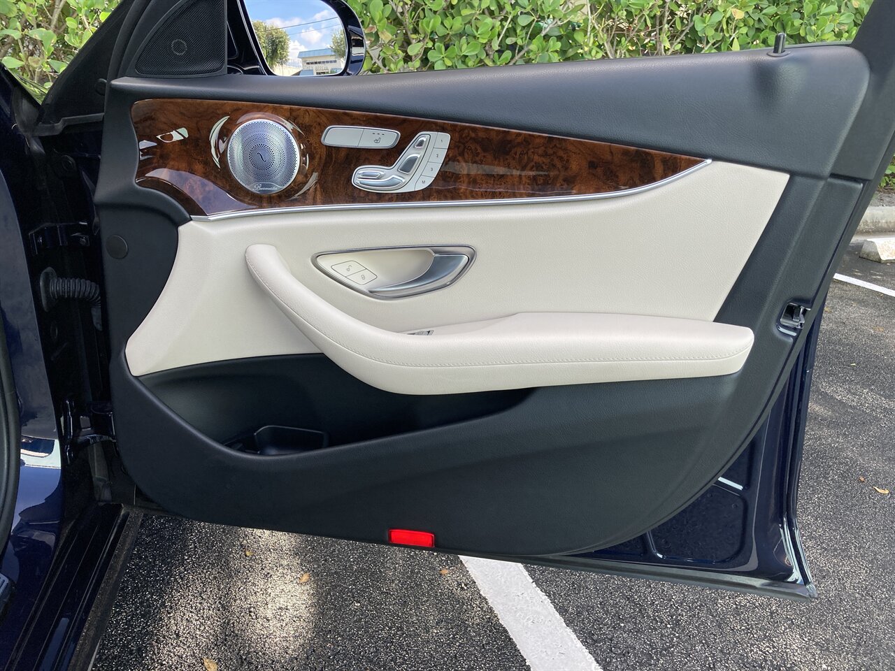 2019 Mercedes-Benz E 450 4MATIC - Photo 36 - Stuart, FL 34997