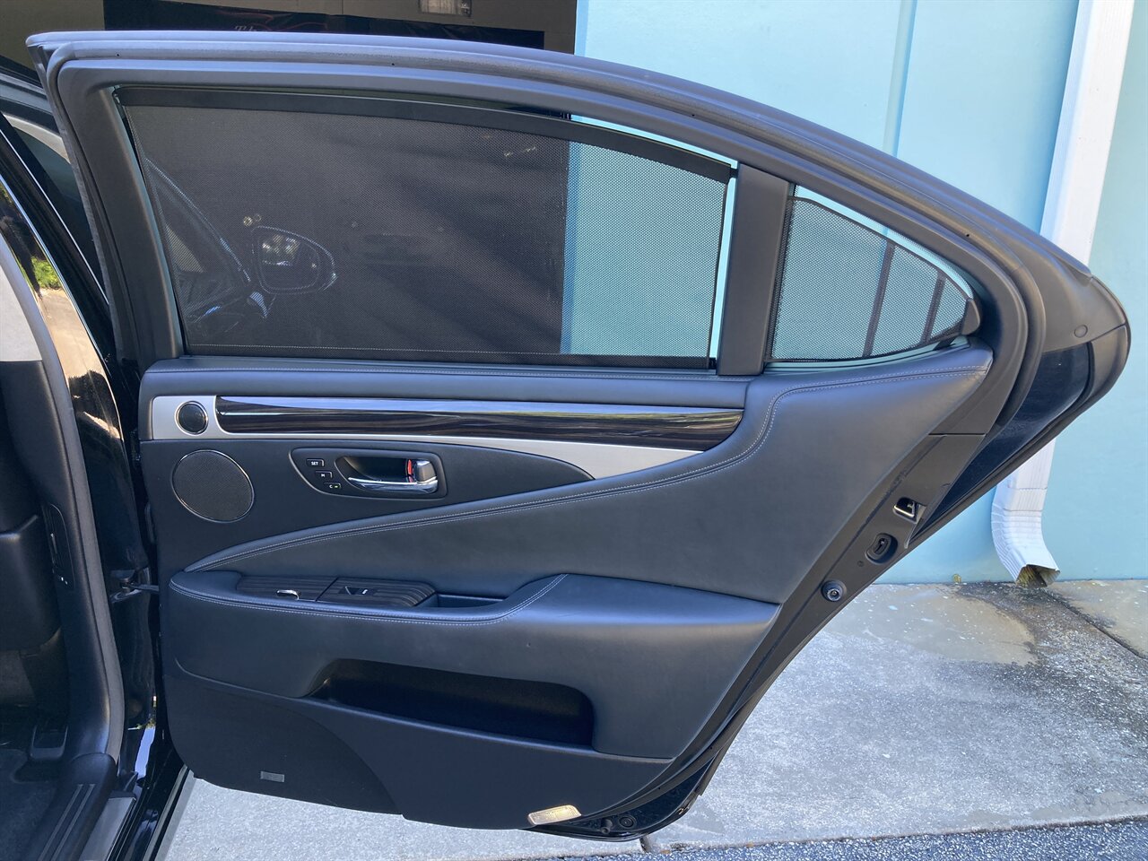2016 Lexus LS 600h L   - Photo 49 - Stuart, FL 34997
