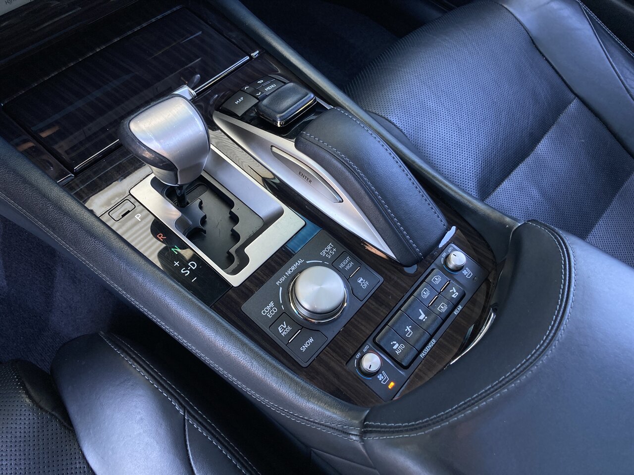 2016 Lexus LS 600h L   - Photo 35 - Stuart, FL 34997