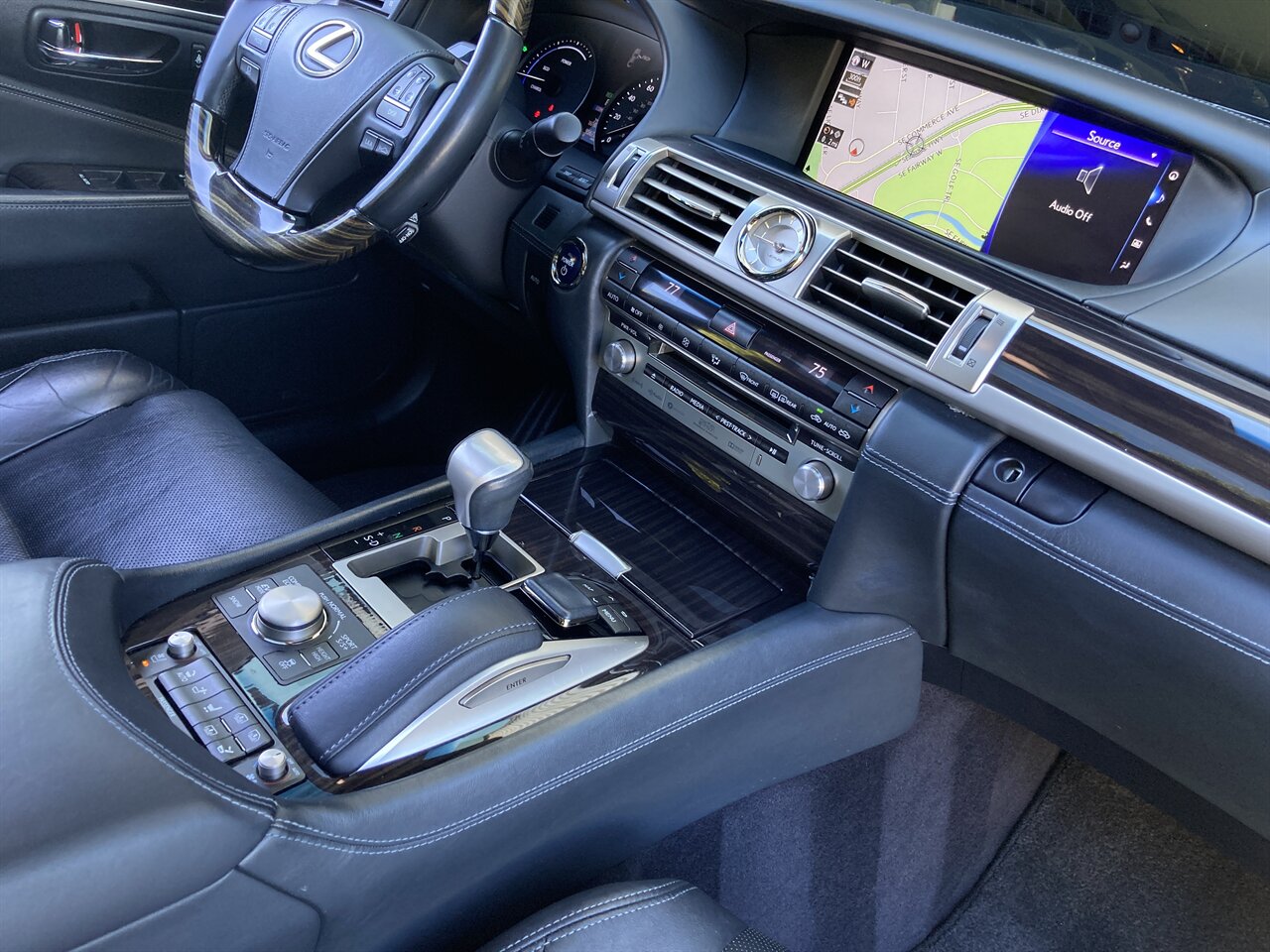 2016 Lexus LS 600h L   - Photo 40 - Stuart, FL 34997