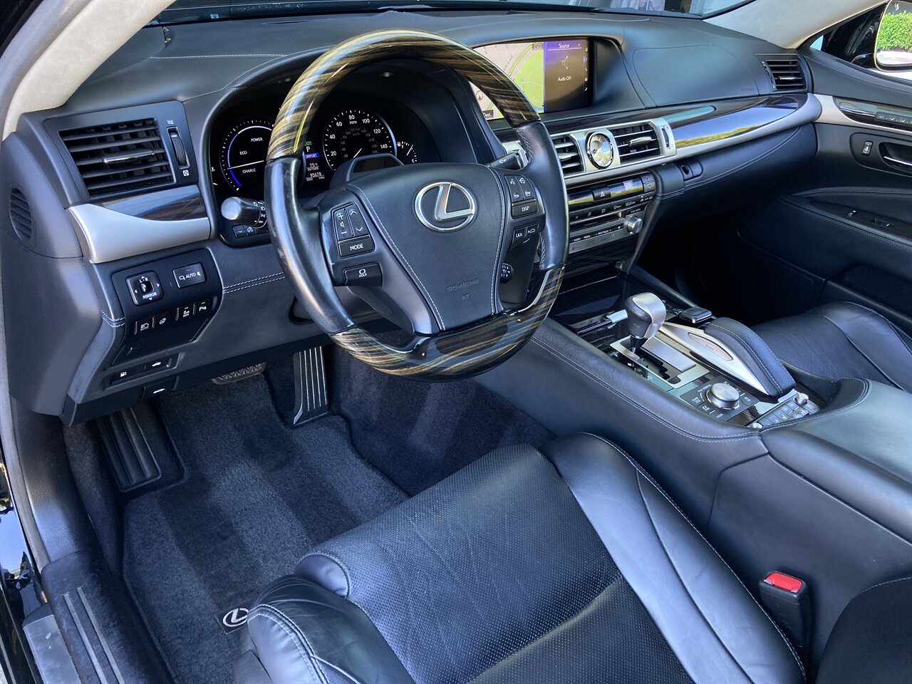 2016 Lexus LS 600h L   - Photo 26 - Stuart, FL 34997